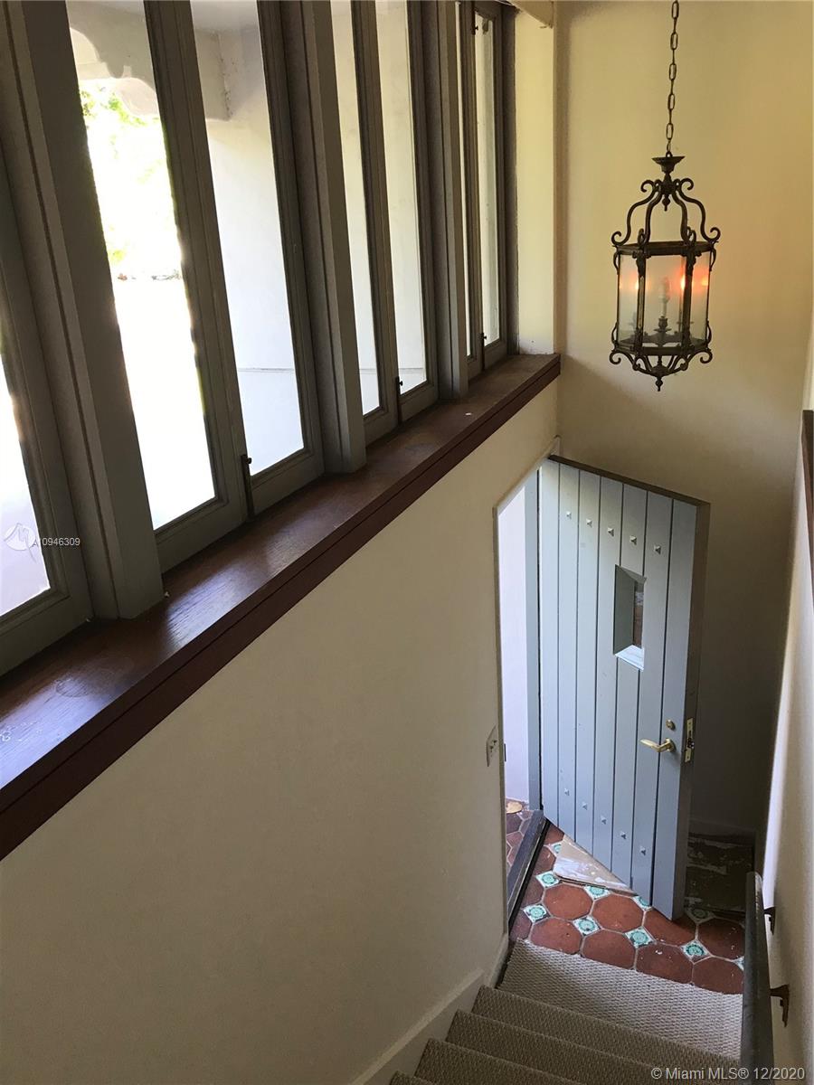 See details / 4298 sq. ft. $ 2020-10-21 0 Photo
