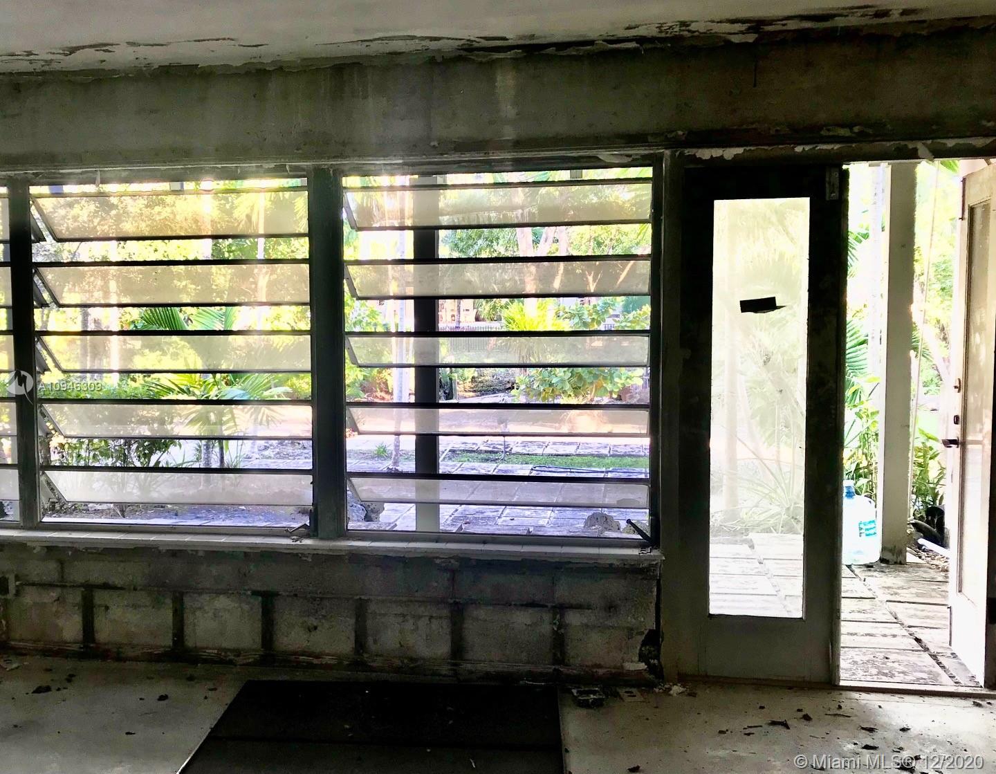 See details / 4298 sq. ft. $ 2020-10-21 0 Photo