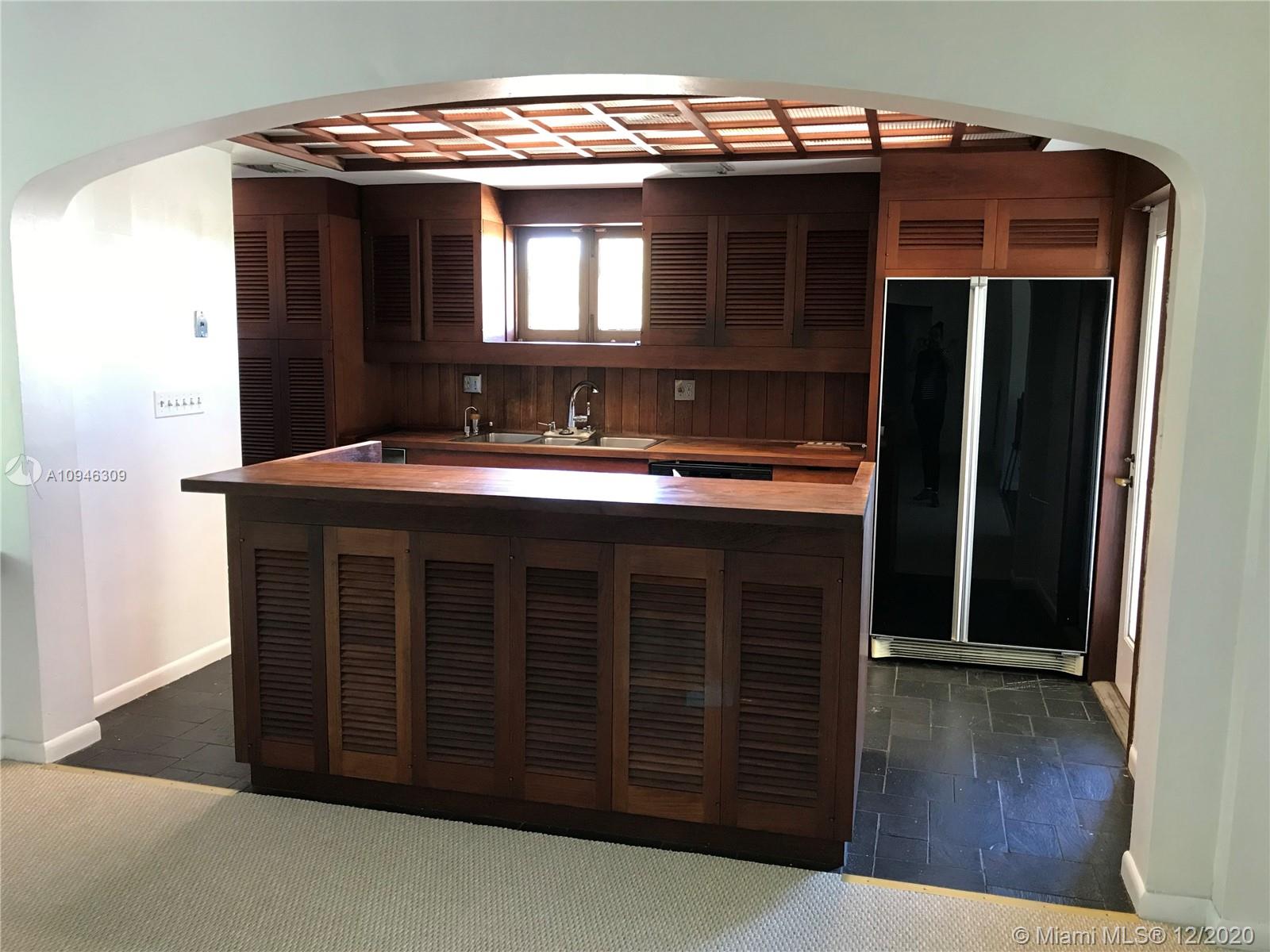 See details / 4298 sq. ft. $ 2020-10-21 0 Photo