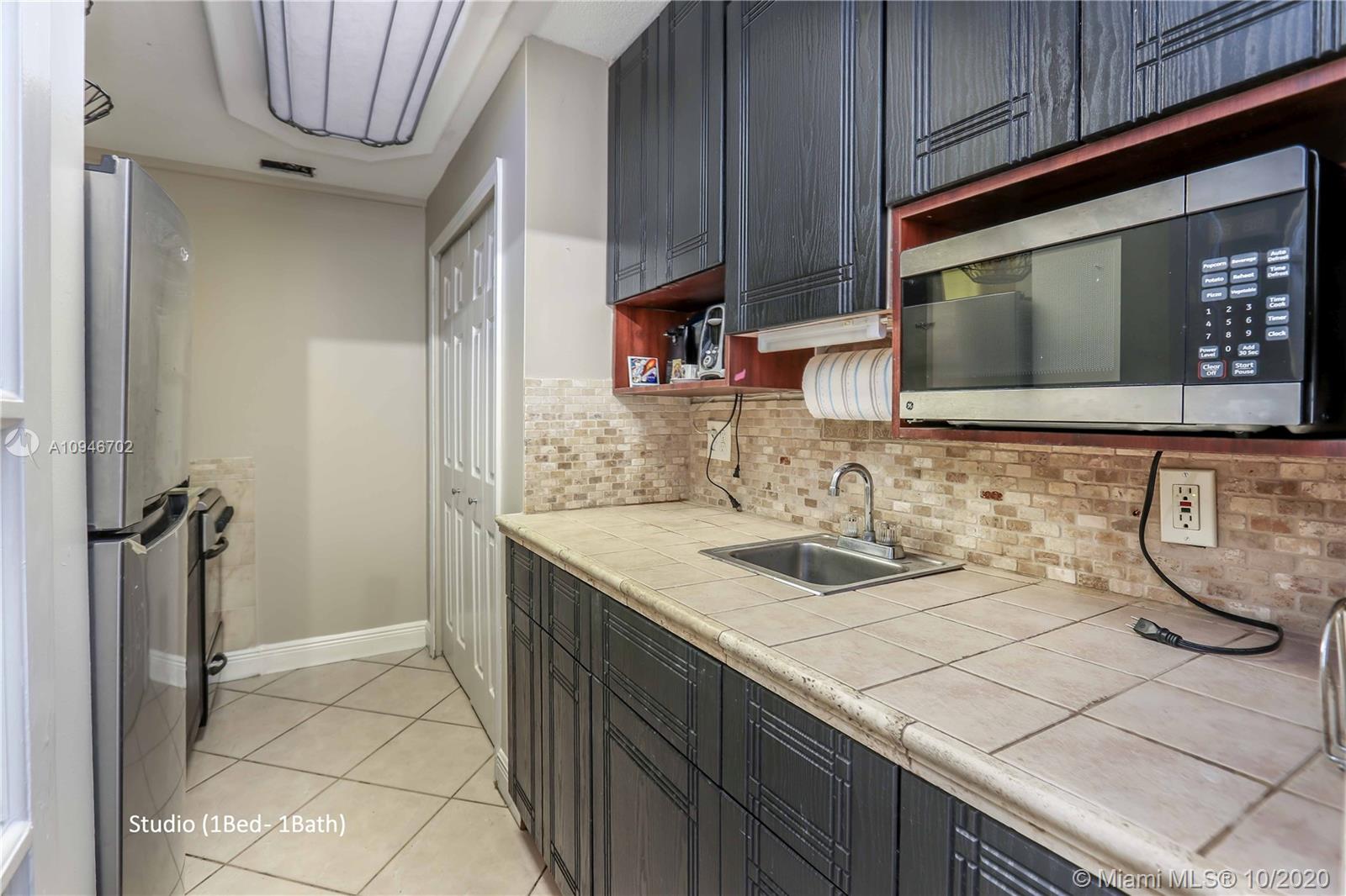 See details / 2813 sq. ft. $ 2020-10-22 0 Photo