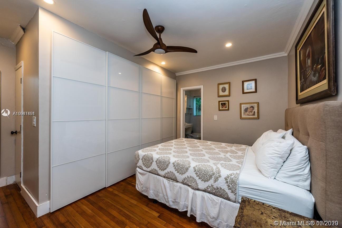 See details / 3100 sq. ft. $ 2020-10-23 0 Photo