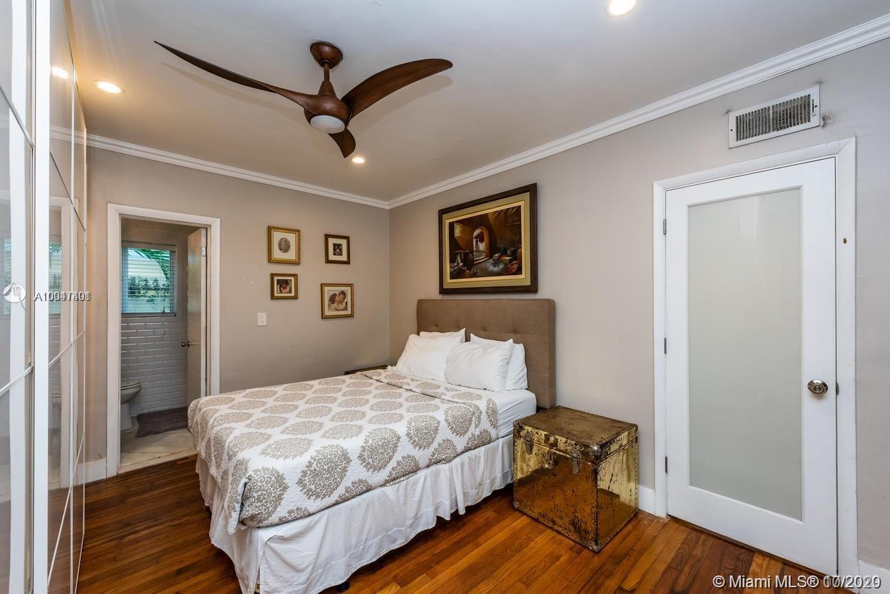 See details / 3100 sq. ft. $ 2020-10-23 0 Photo