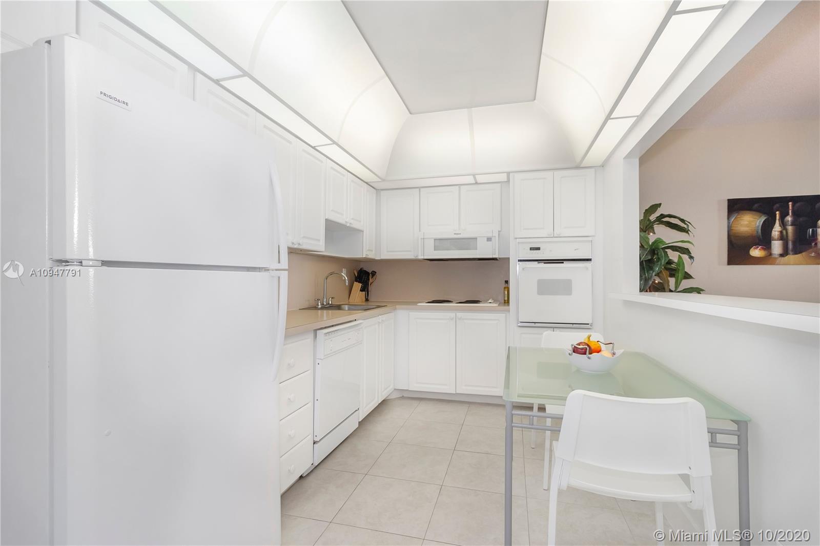 Photo of 19380 Collins Ave #619, Sunny Isles Beach, Florida, 33160 -