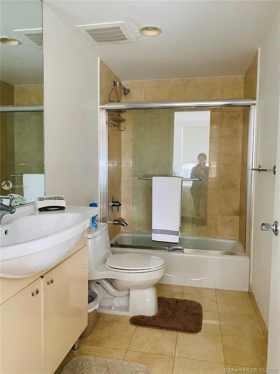 See details 1404 3 / 3 1675 sq. ft. $ 2020-11-02 0 Photo