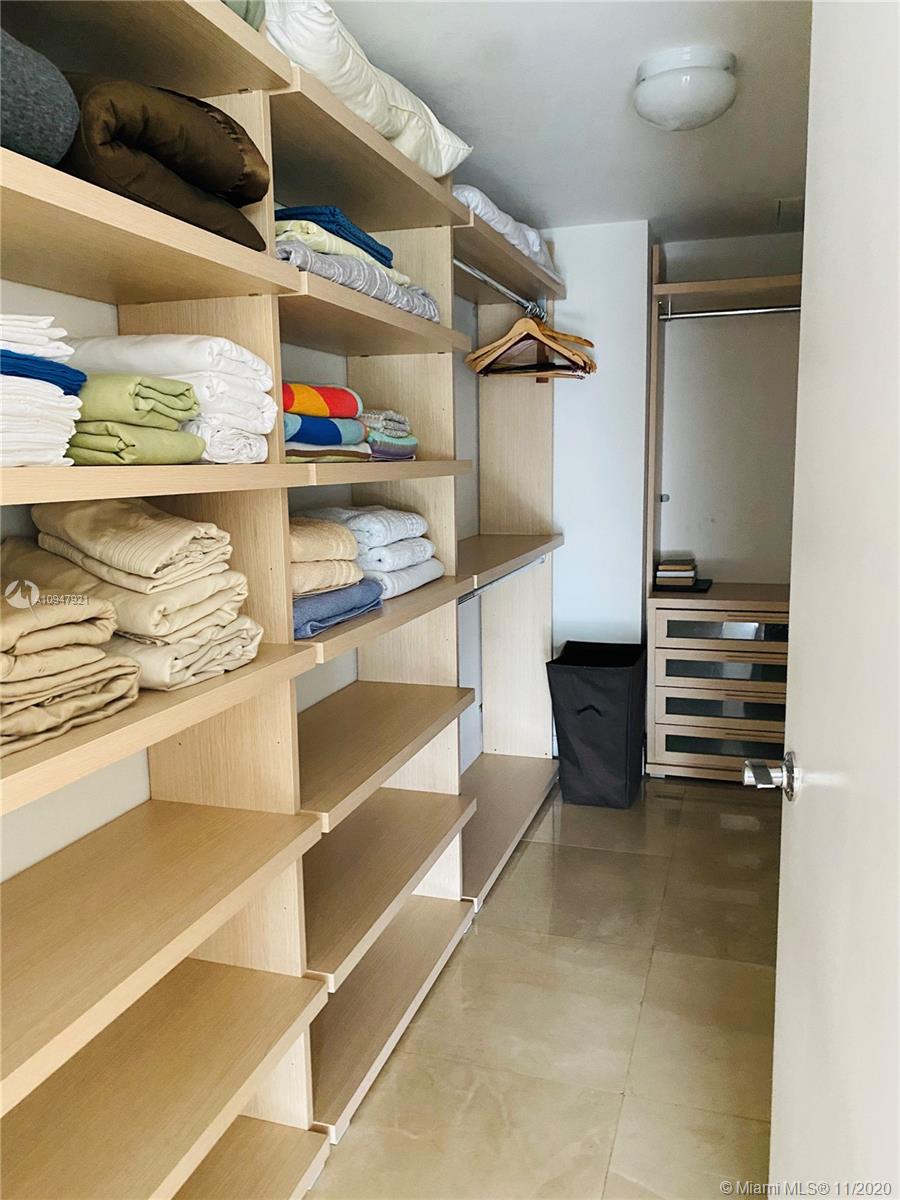 See details 1404 3 / 3 1675 sq. ft. $ 2020-11-02 0 Photo