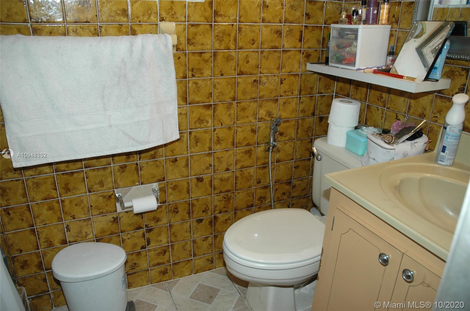 See details / 1712 sq. ft. $ 2020-10-26 0 Photo