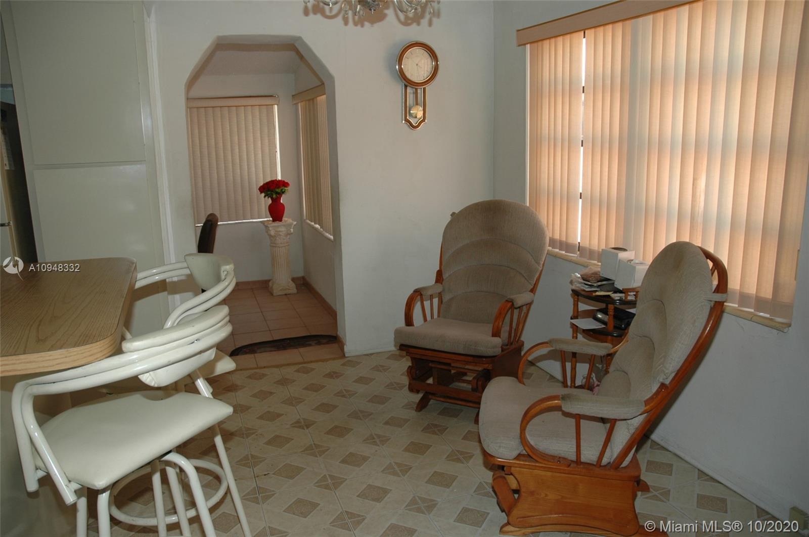 See details / 1712 sq. ft. $ 2020-10-26 0 Photo