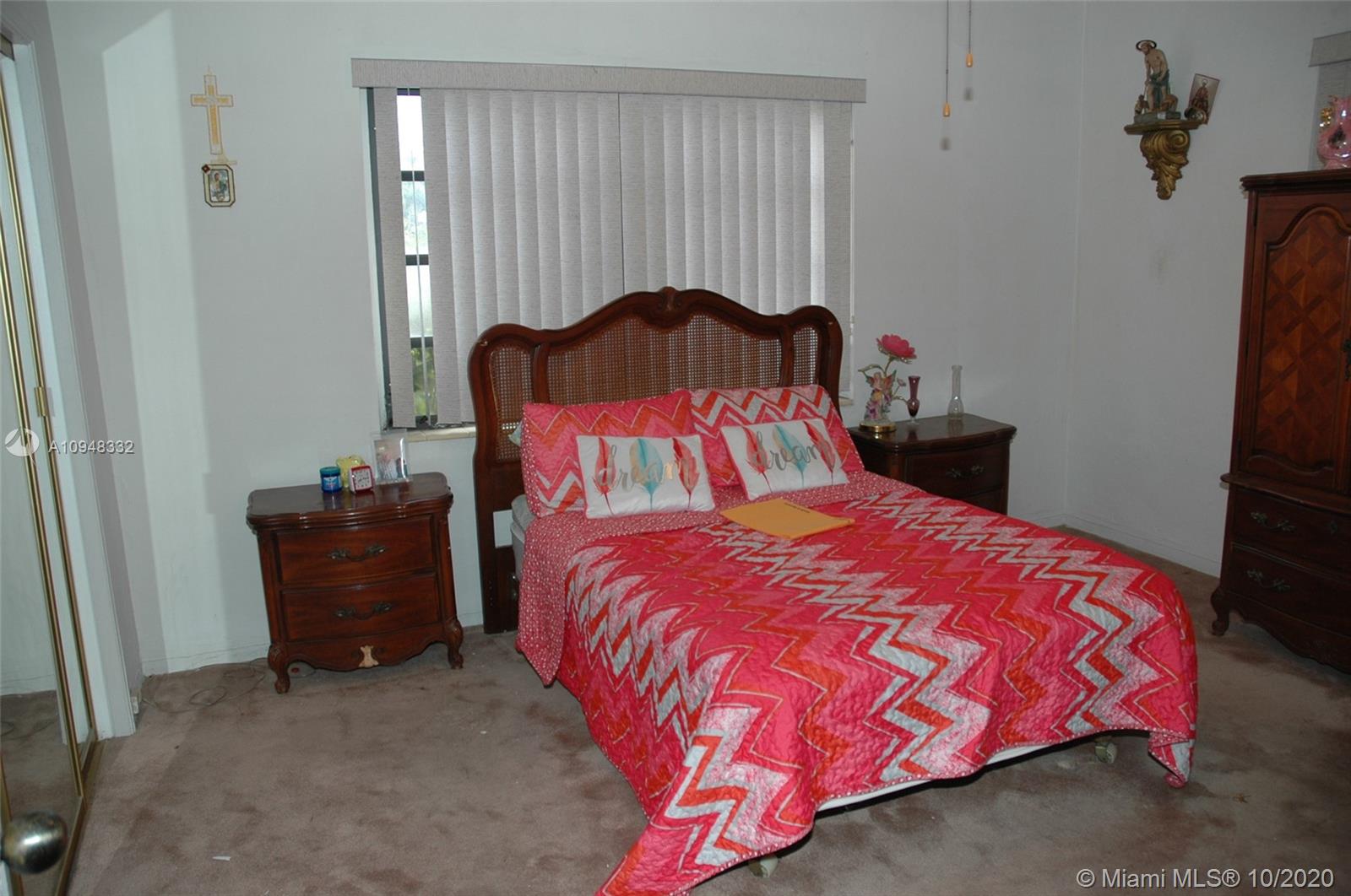 See details / 1712 sq. ft. $ 2020-10-26 0 Photo