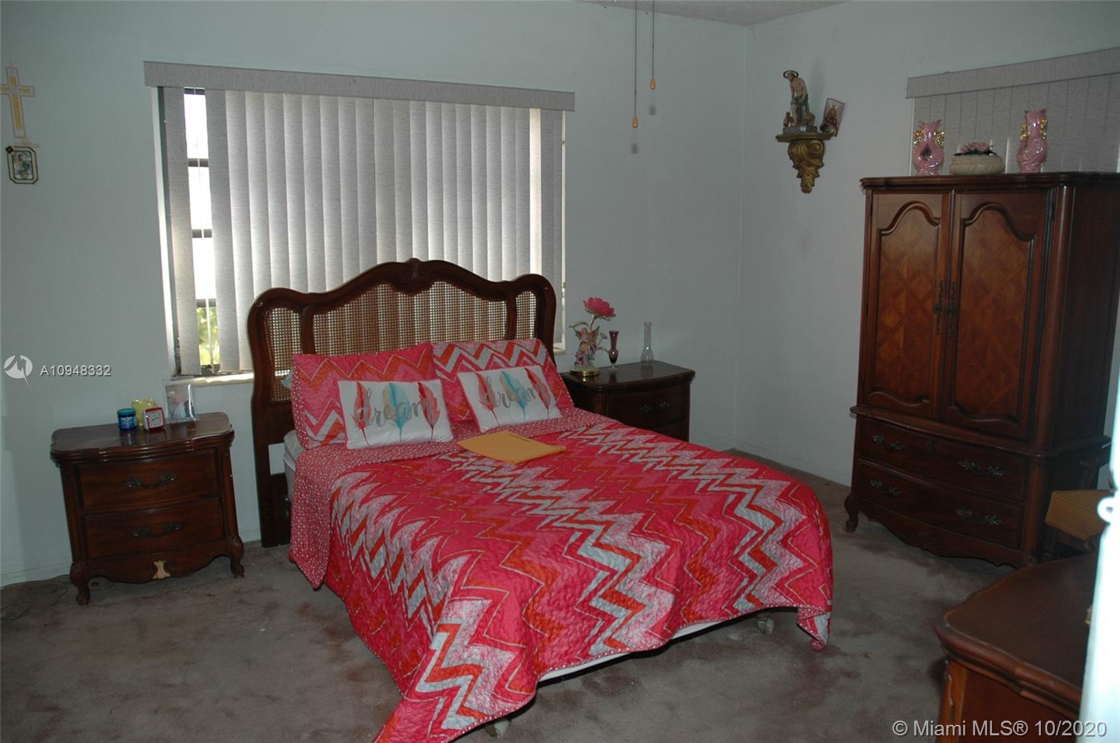 See details / 1712 sq. ft. $ 2020-10-26 0 Photo