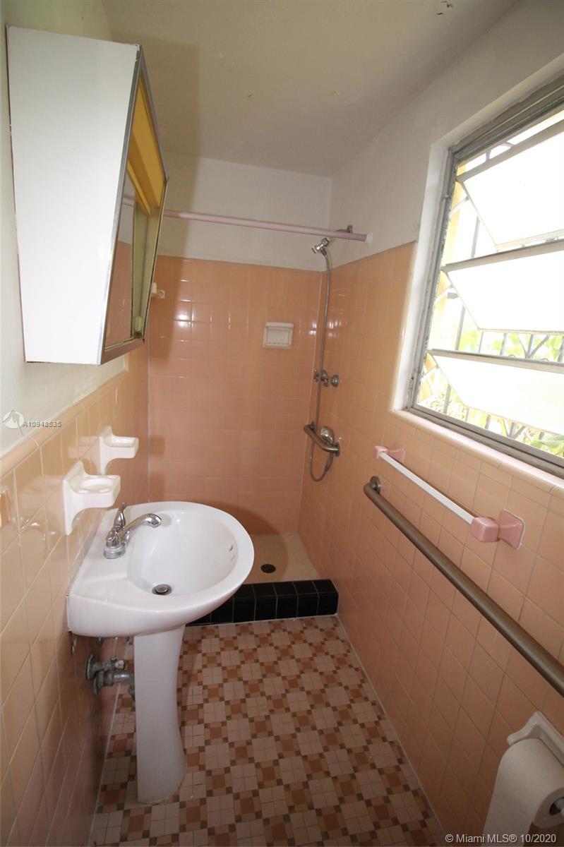 See details / 1676 sq. ft. $ 2020-11-23 0 Photo