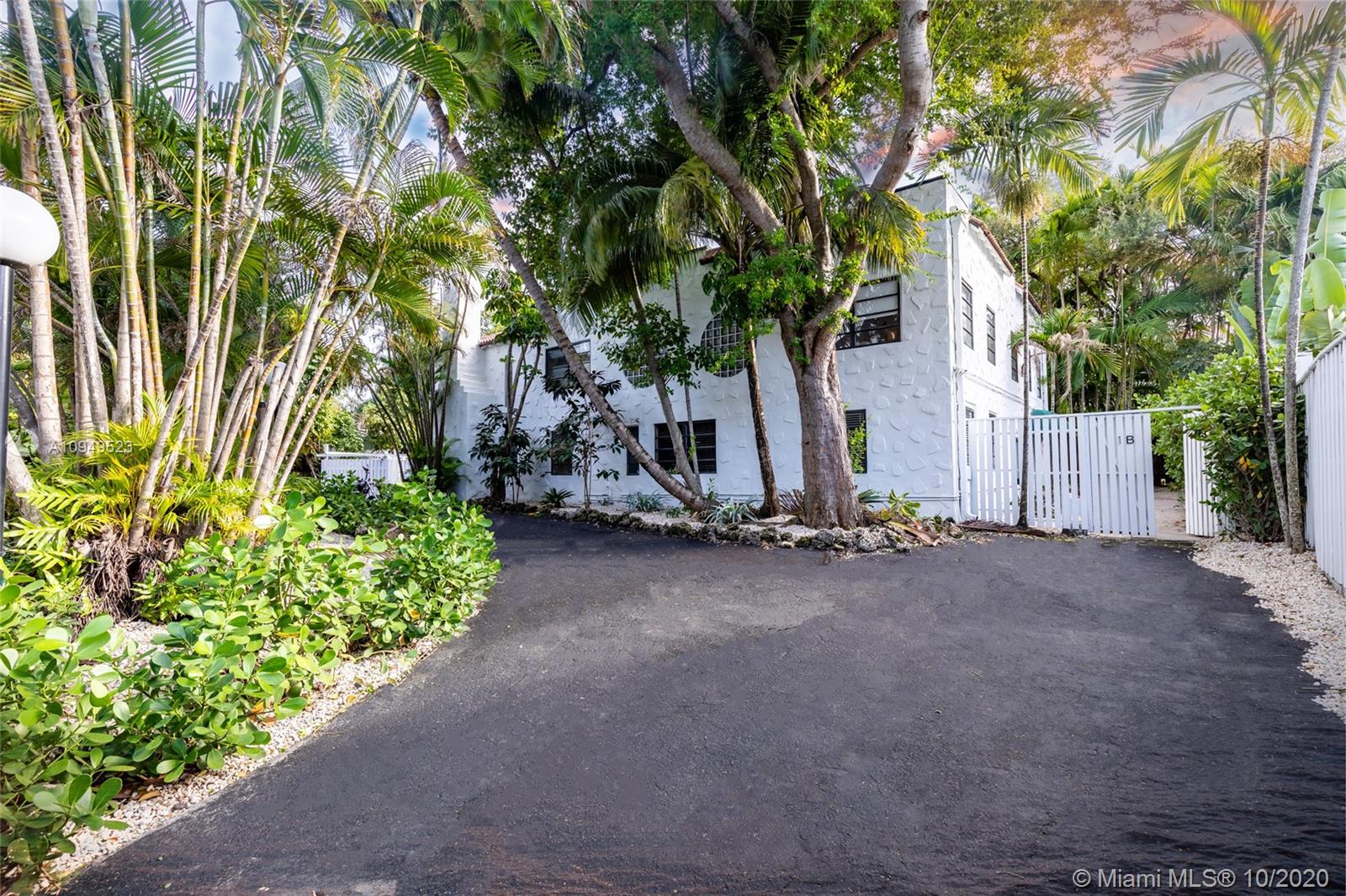 See details / 4381 sq. ft. $ 2020-10-28 0 Photo