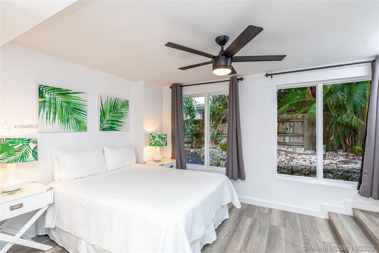 See details / 4381 sq. ft. $ 2020-10-28 0 Photo