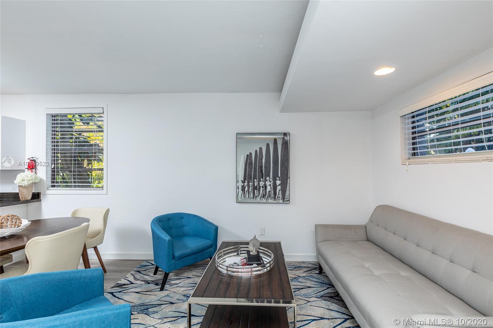 See details / 4381 sq. ft. $ 2020-10-28 0 Photo