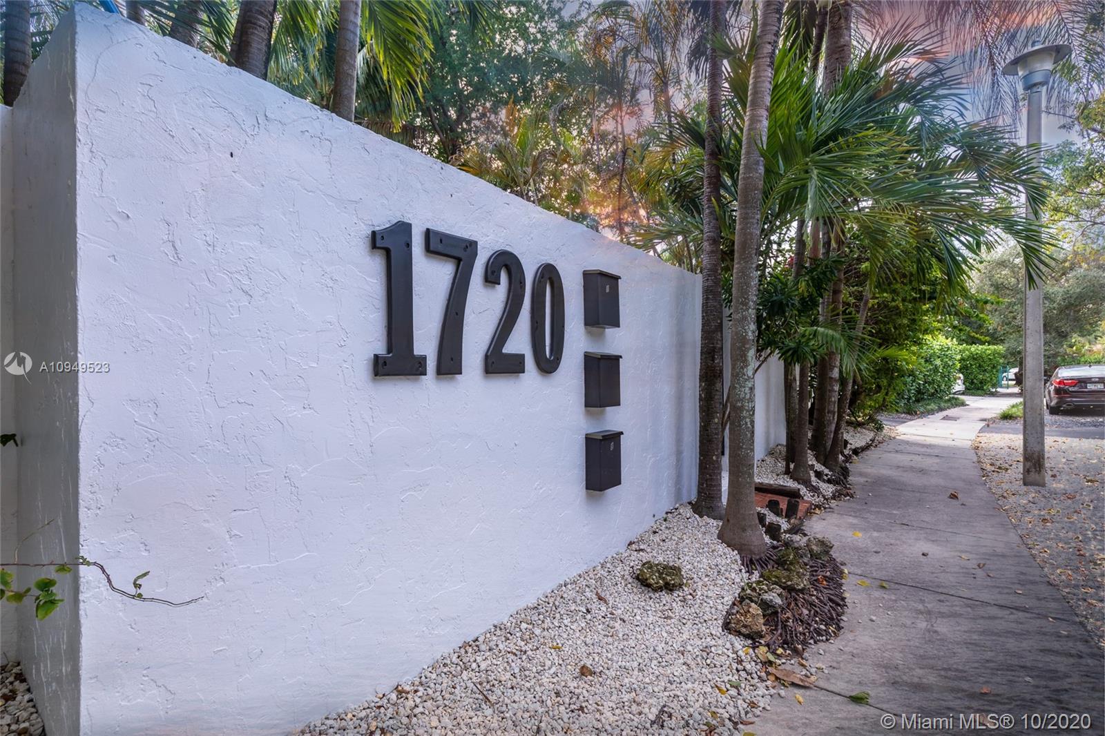 See details / 4381 sq. ft. $ 2020-10-28 0 Photo