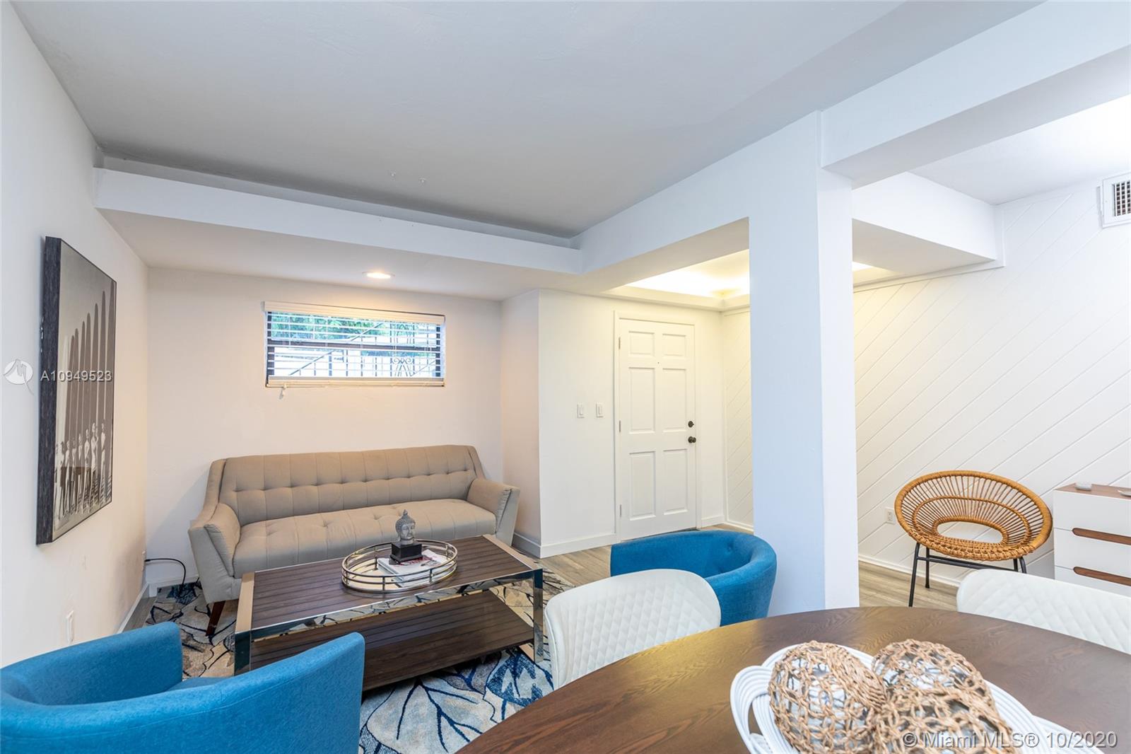 See details / 4381 sq. ft. $ 2020-10-28 0 Photo