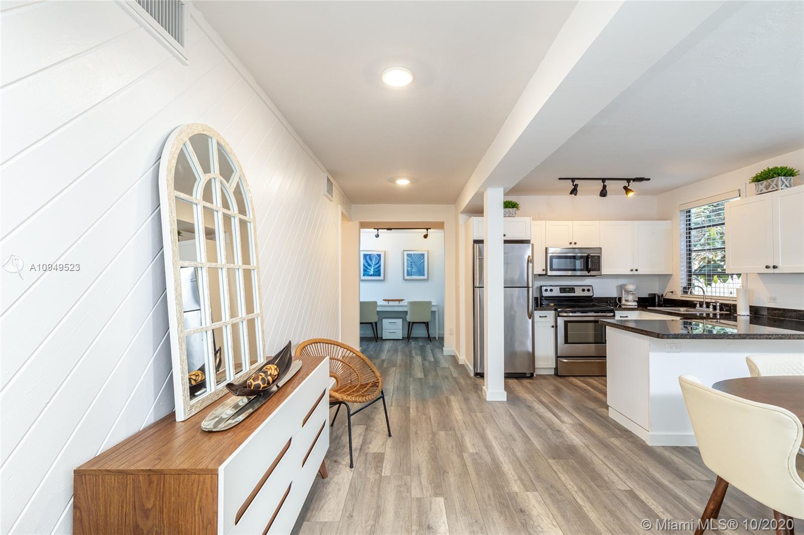 See details / 4381 sq. ft. $ 2020-10-28 0 Photo