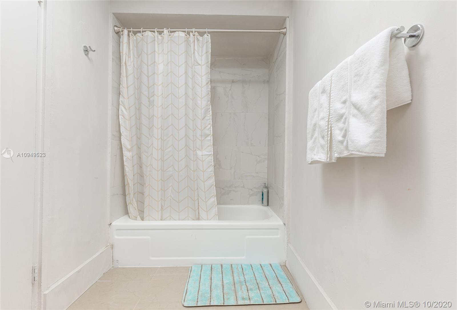 See details / 4381 sq. ft. $ 2020-10-28 0 Photo