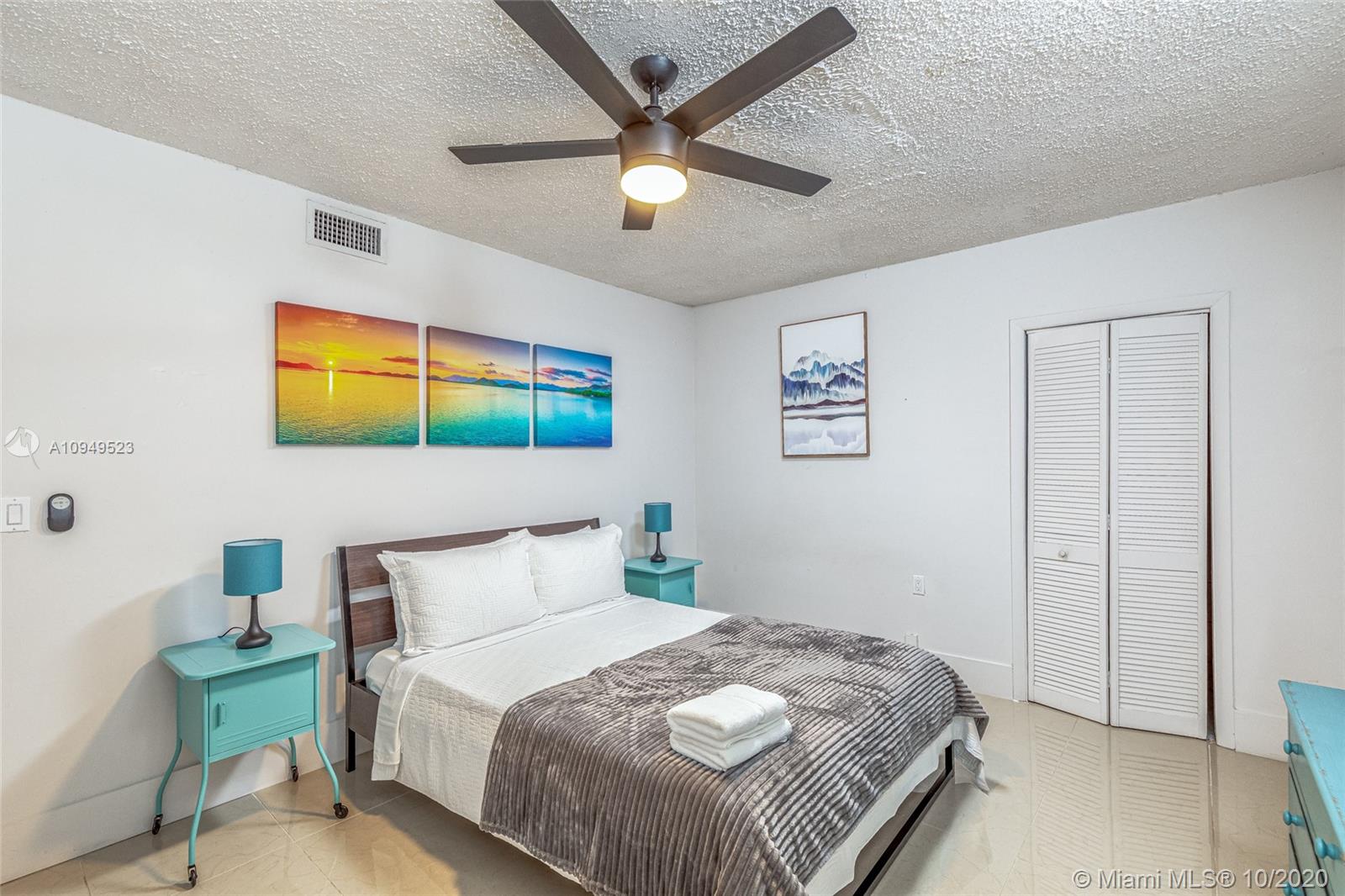 See details / 4381 sq. ft. $ 2020-10-28 0 Photo