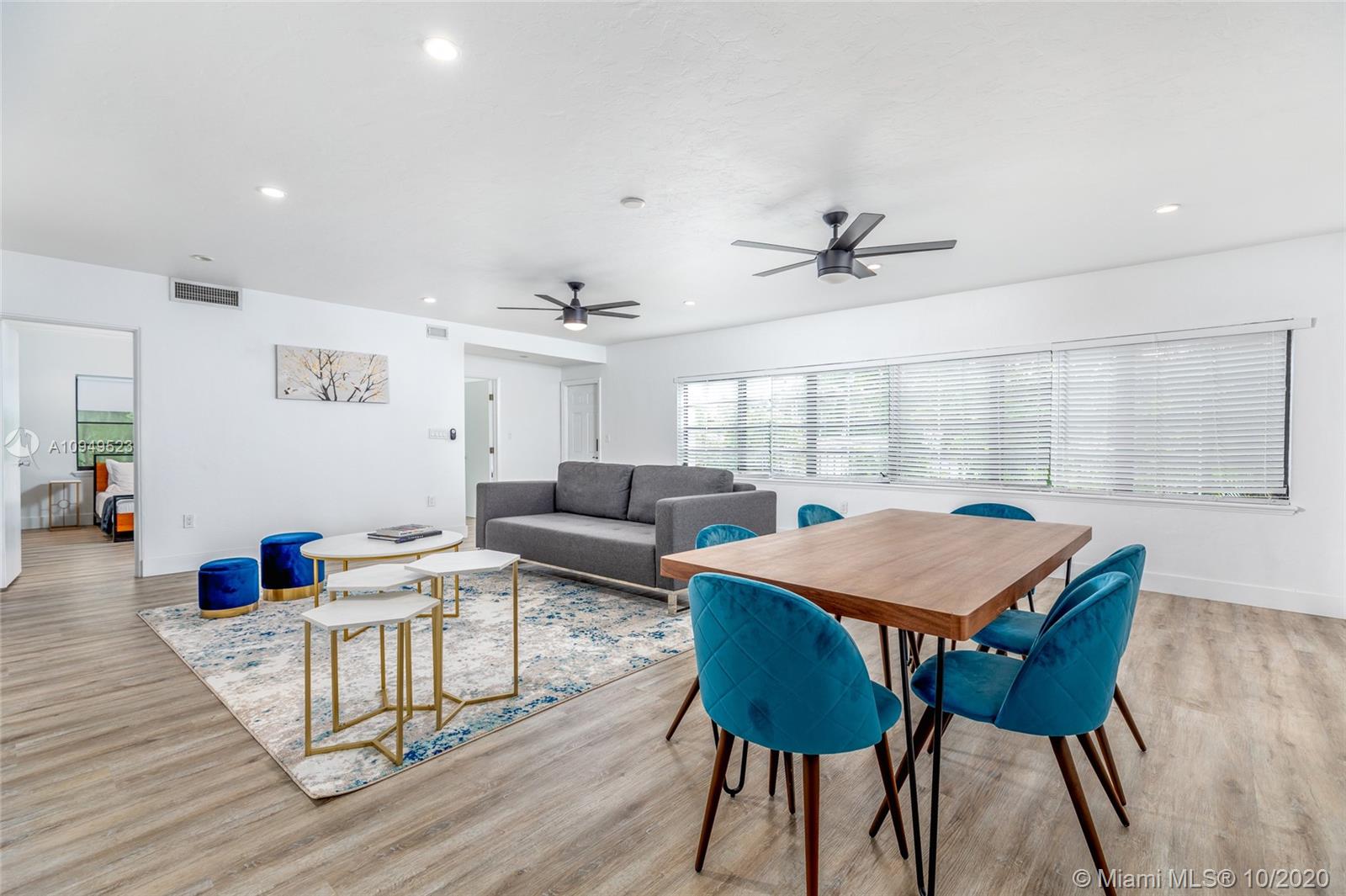 See details / 4381 sq. ft. $ 2020-10-28 0 Photo