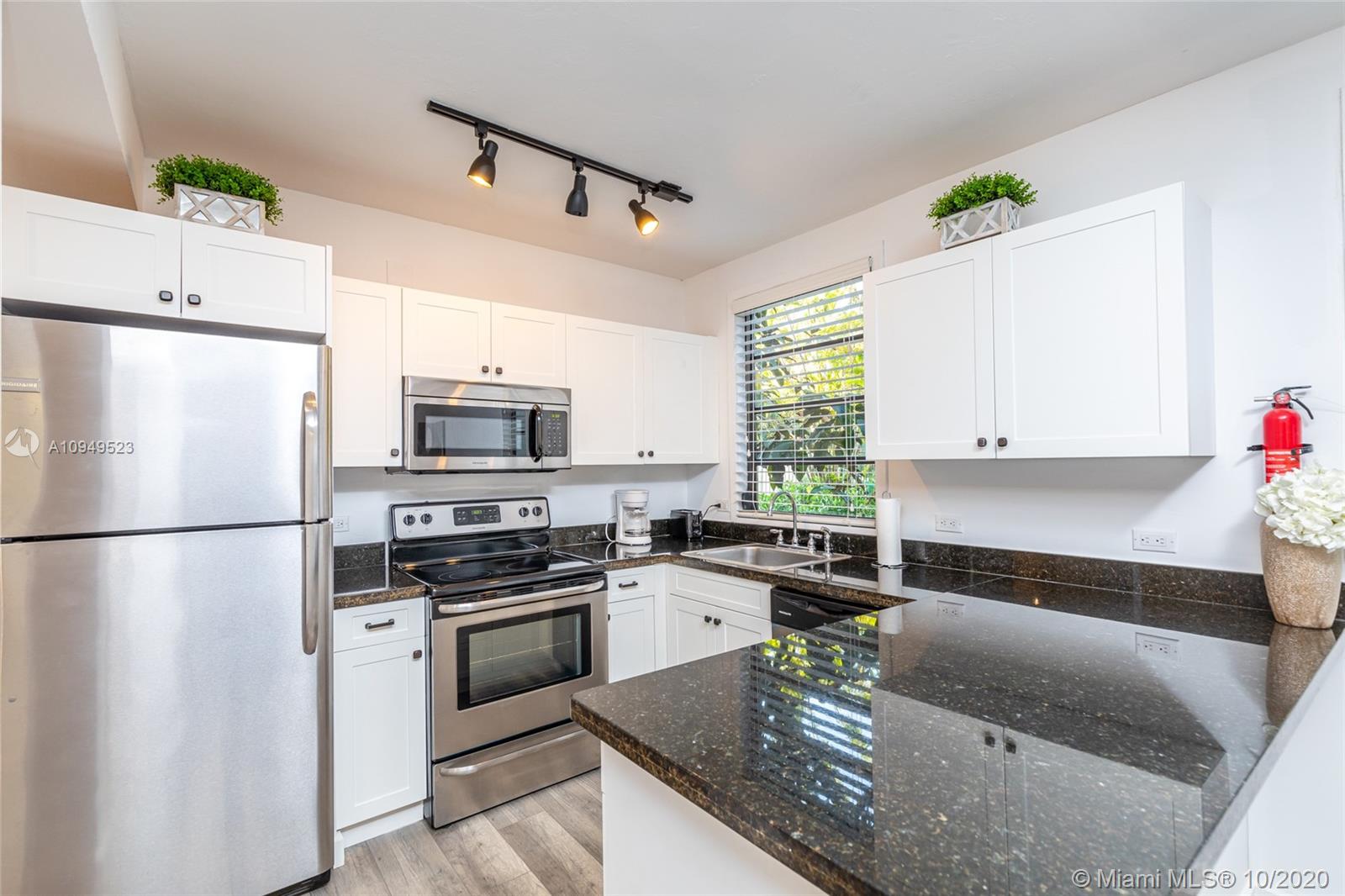 See details / 4381 sq. ft. $ 2020-10-28 0 Photo