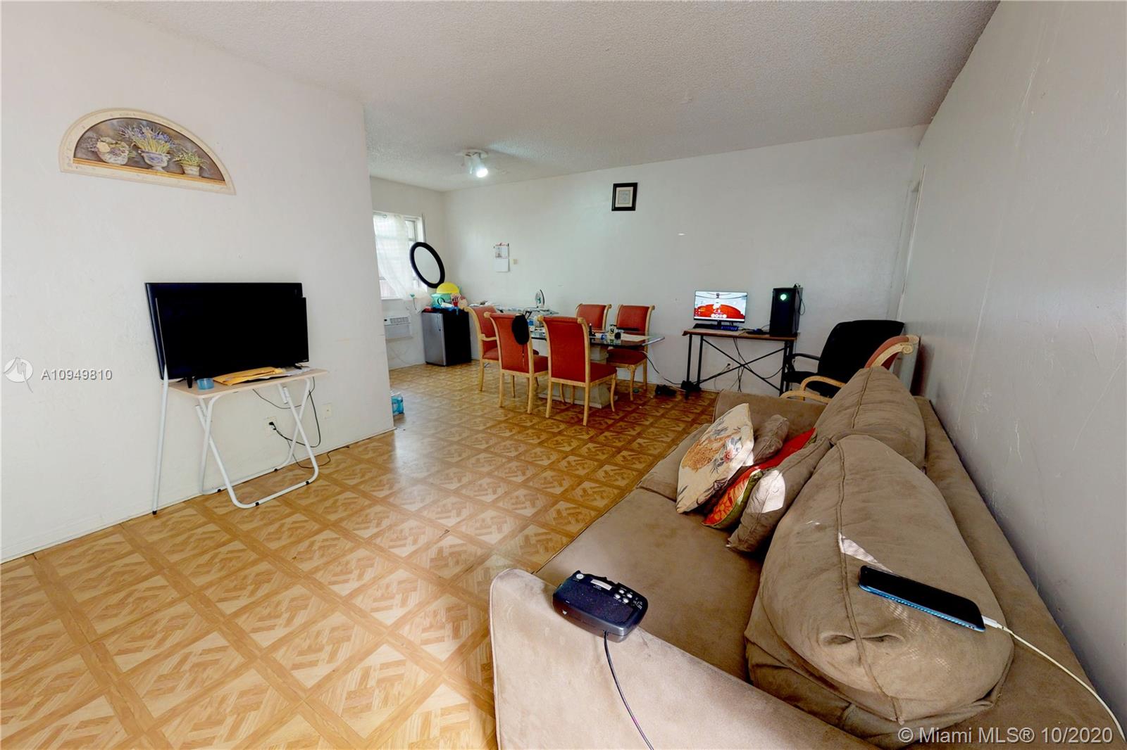 See details / 2588 sq. ft. $ 2020-10-29 0 Photo