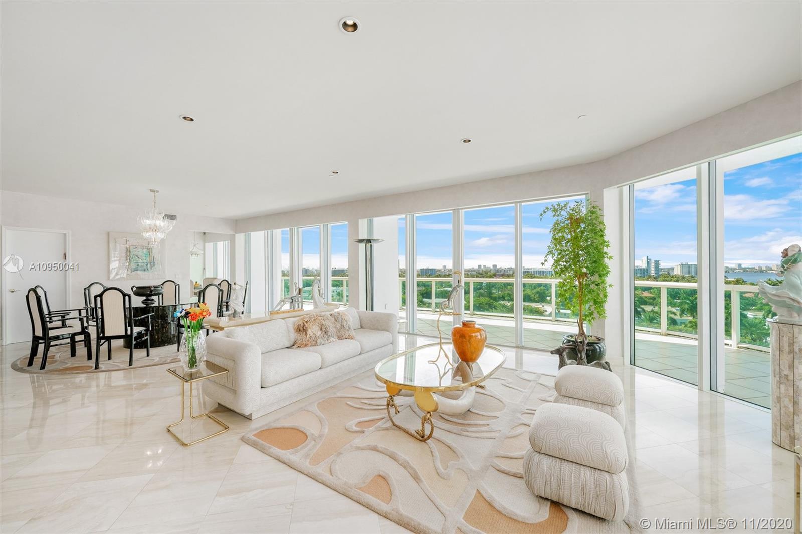 Living / Dining Area