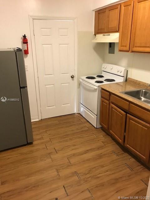See details / sq. ft. $ 2020-10-29 0 Photo