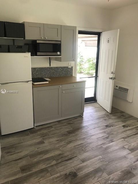 See details / sq. ft. $ 2020-10-29 0 Photo