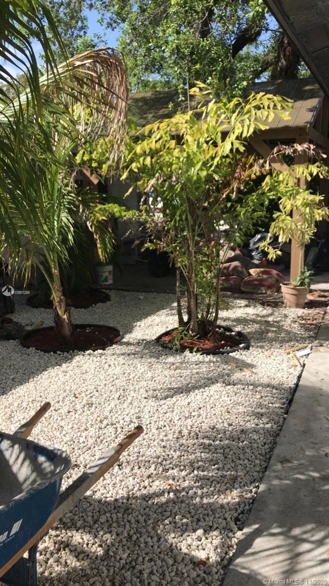 See details / 1906 sq. ft. $ 2020-11-01 0 Photo