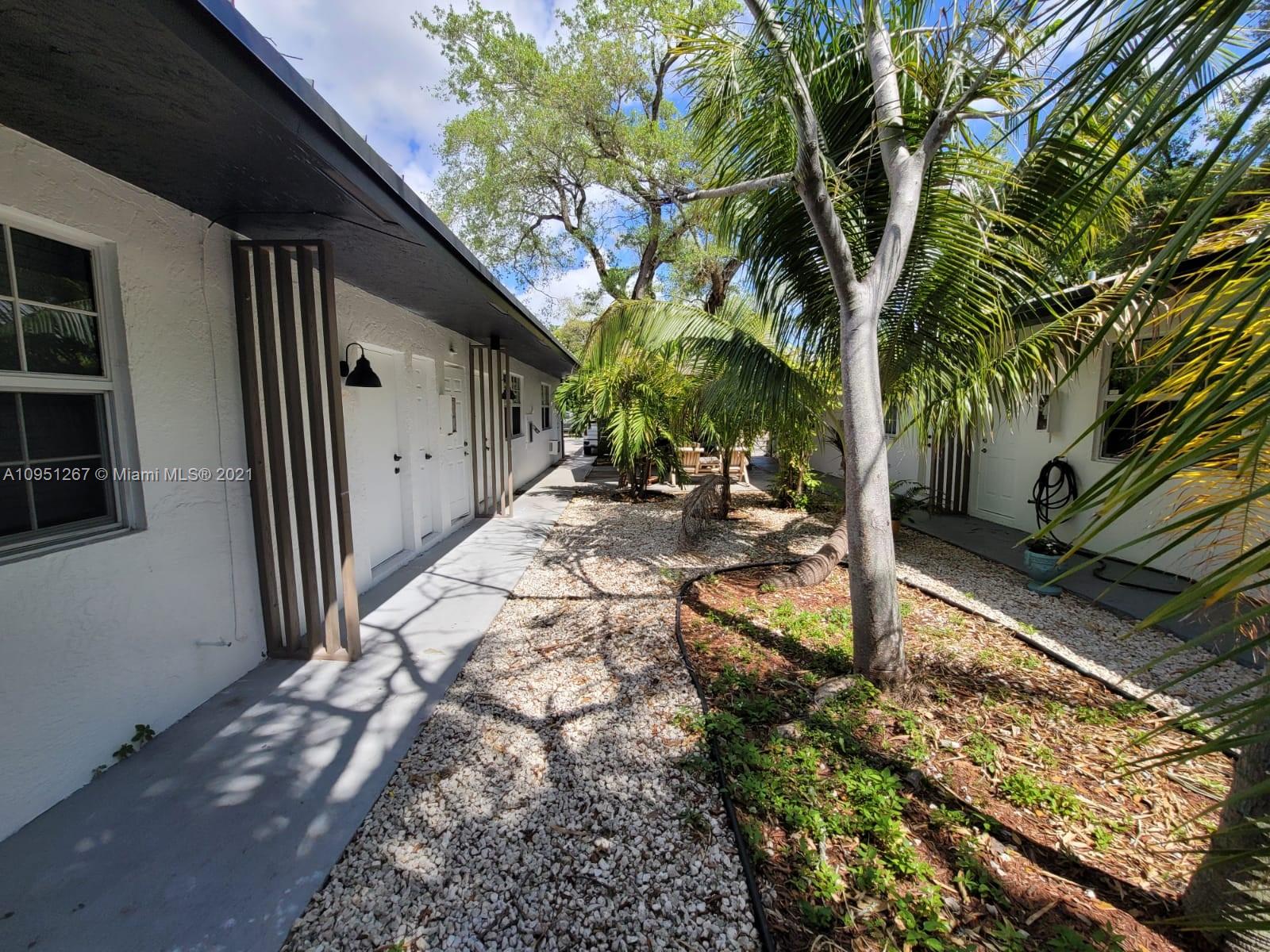 See details / 1906 sq. ft. $ 2020-11-02 0 Photo