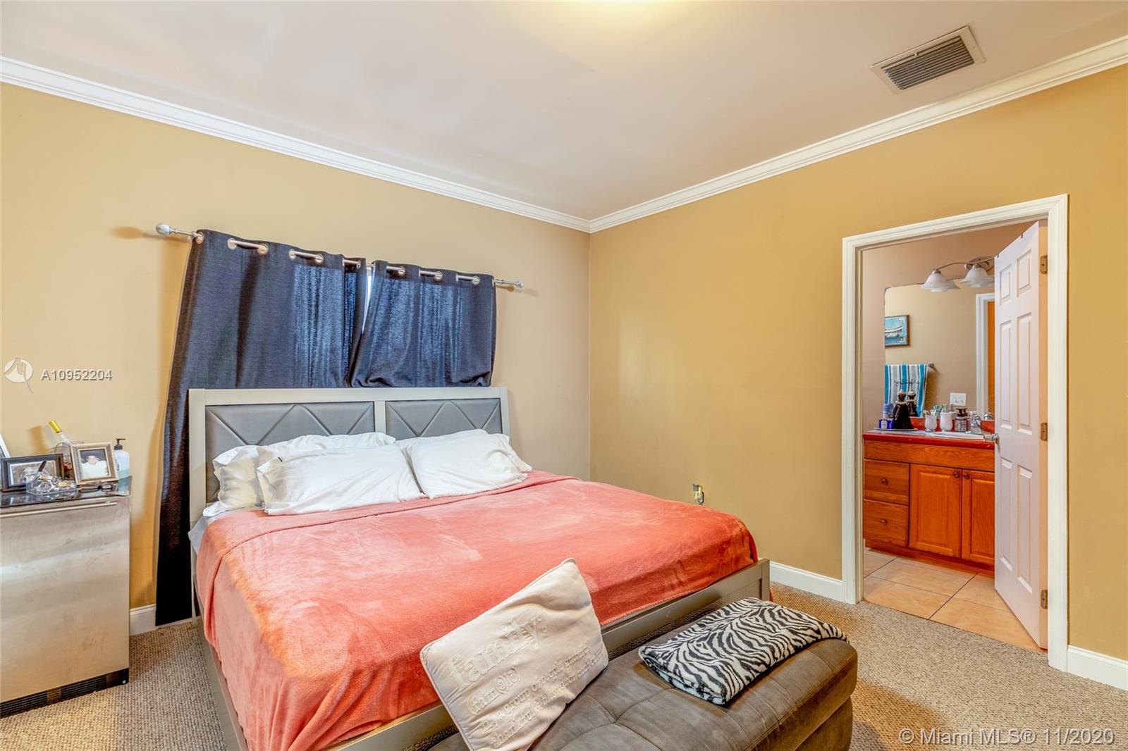 See details / 3460 sq. ft. $ 2020-11-03 0 Photo