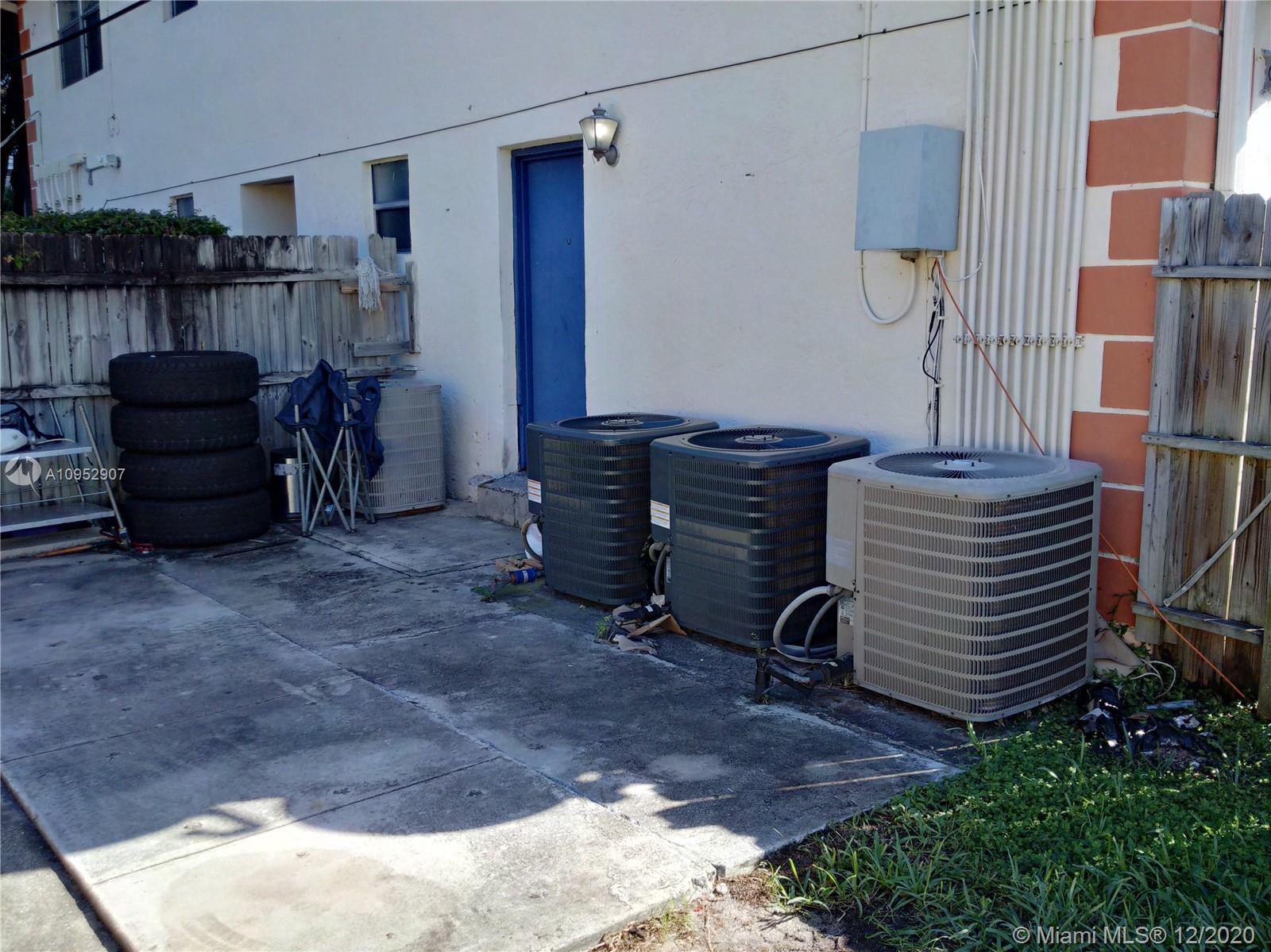 See details / 4401 sq. ft. $ 2020-11-04 0 Photo