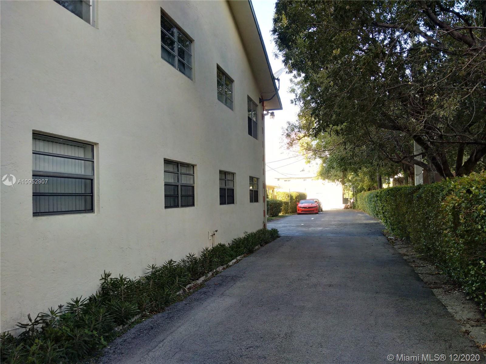 See details / 4401 sq. ft. $ 2020-11-04 0 Photo