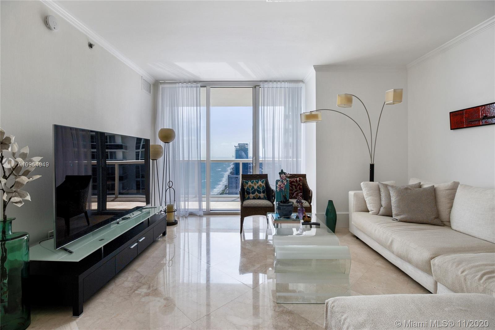 Ver detalles 3904 3 / 3 1675 sq. ft. $ 2020-11-06 0 foto