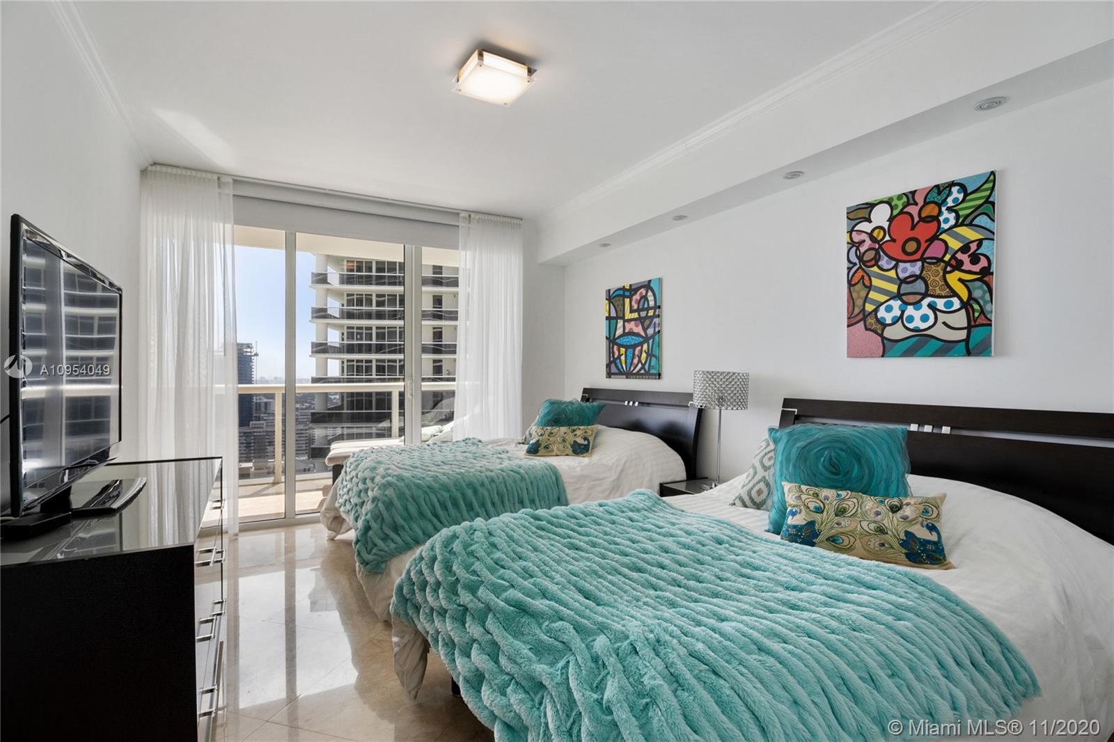 Ver detalles 3904 3 / 3 1675 sq. ft. $ 2020-11-06 0 foto