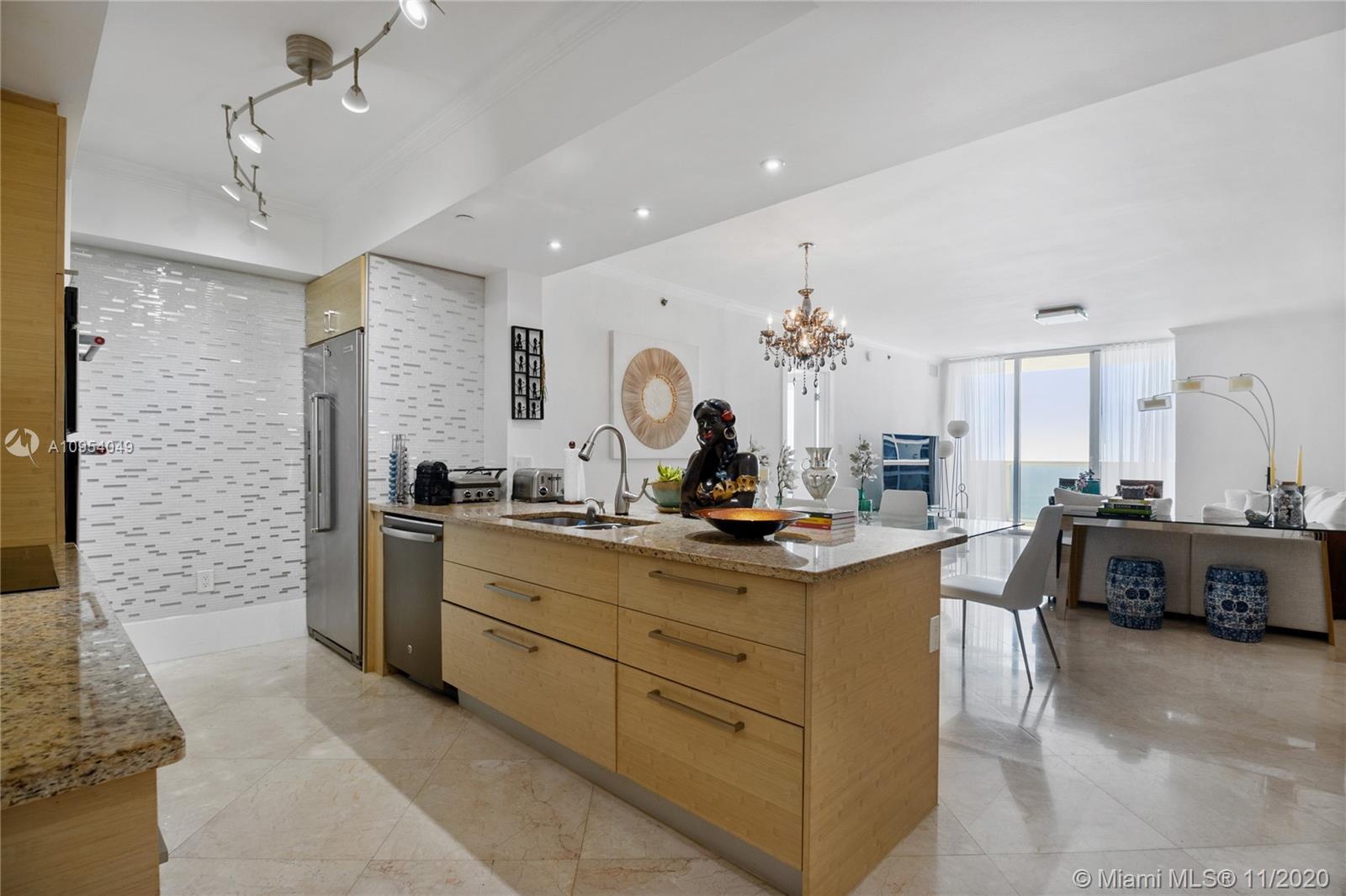 Ver detalles 3904 3 / 3 1675 sq. ft. $ 2020-11-06 0 foto
