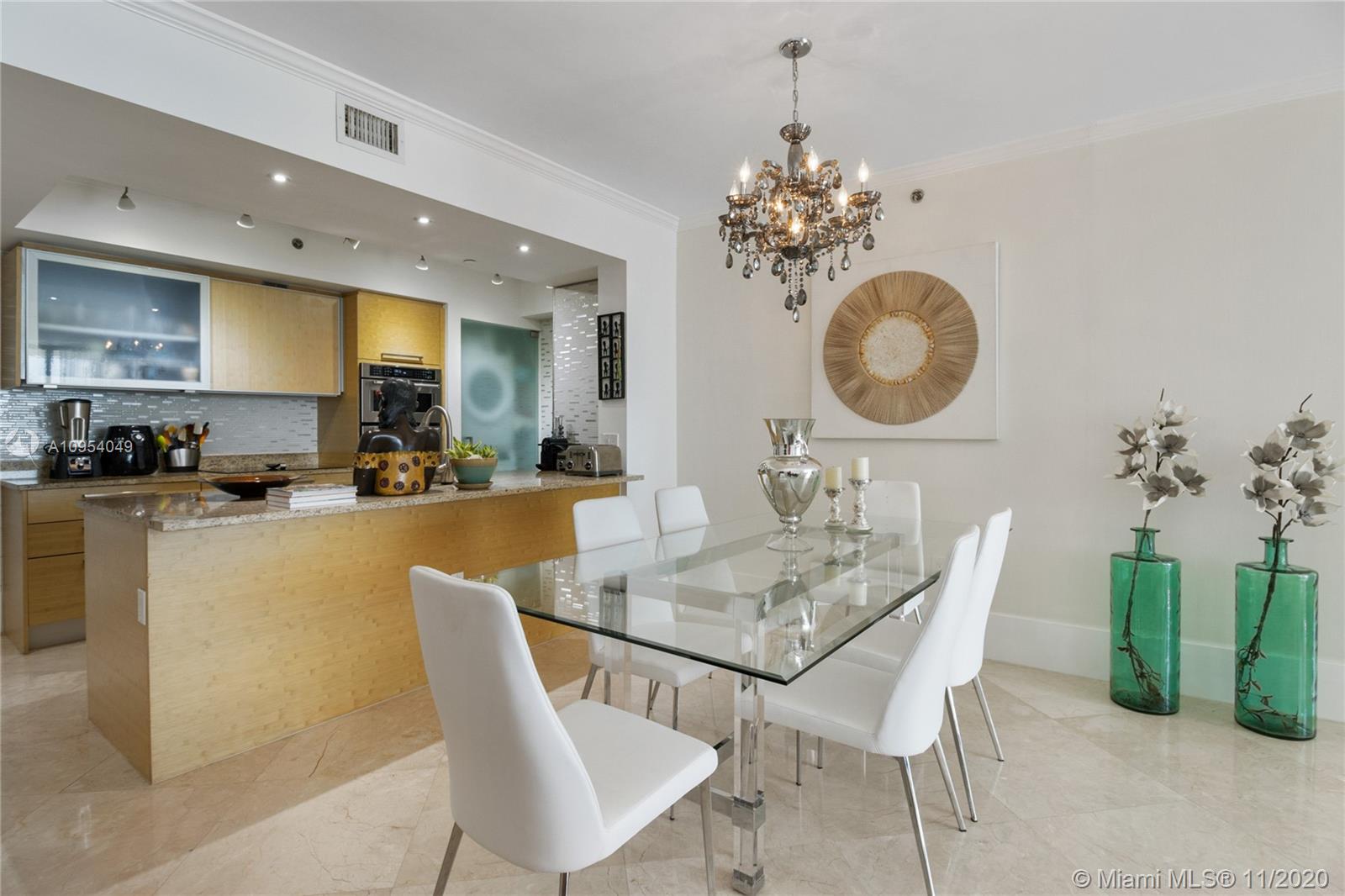 Ver detalles 3904 3 / 3 1675 sq. ft. $ 2020-11-06 0 foto