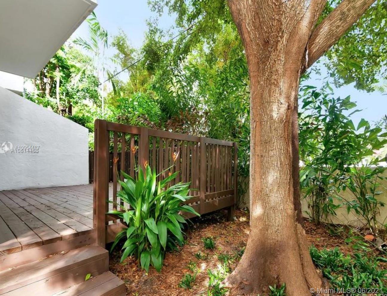 See details / 4508 sq. ft. $ 2021-04-01 0 Photo