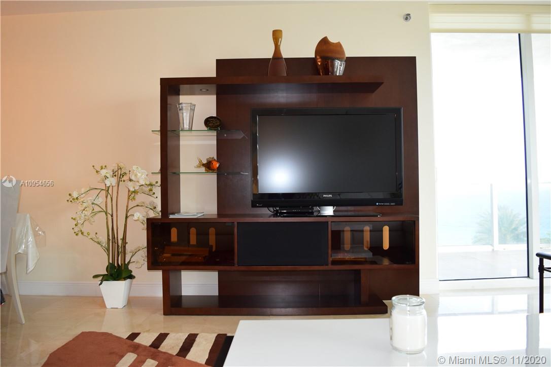 See details 1005 2 / 2 1782 sq. ft. $ 2020-11-08 0 Photo