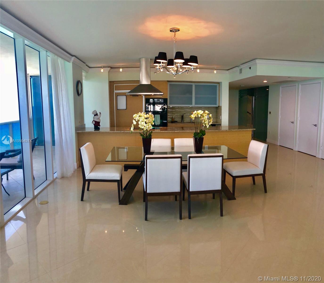 Ver detalles 1701 3 / 3 2065 sq. ft. $ 2020-11-09 0 foto
