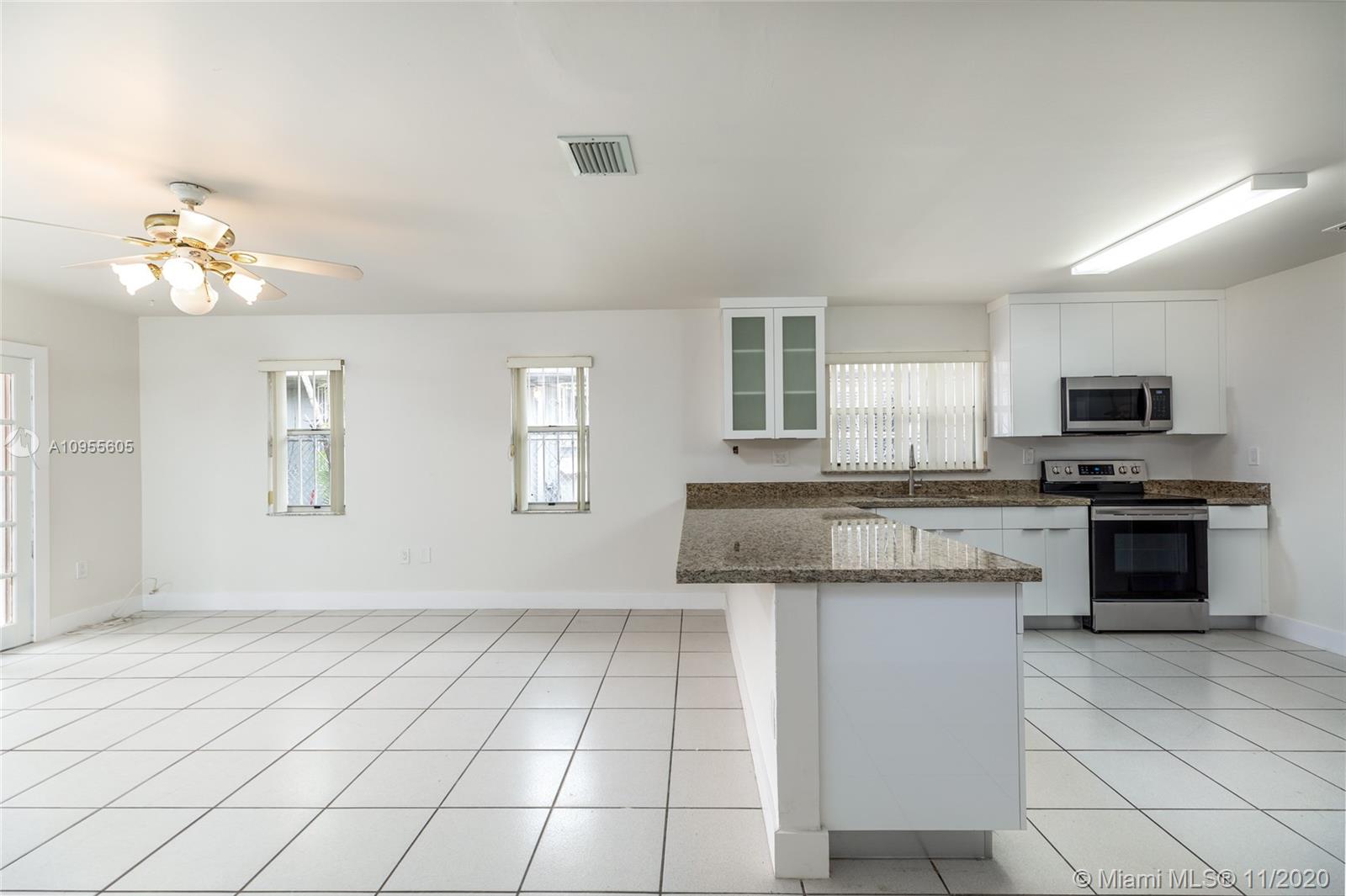 See details / 2820 sq. ft. $ 2020-11-10 0 Photo