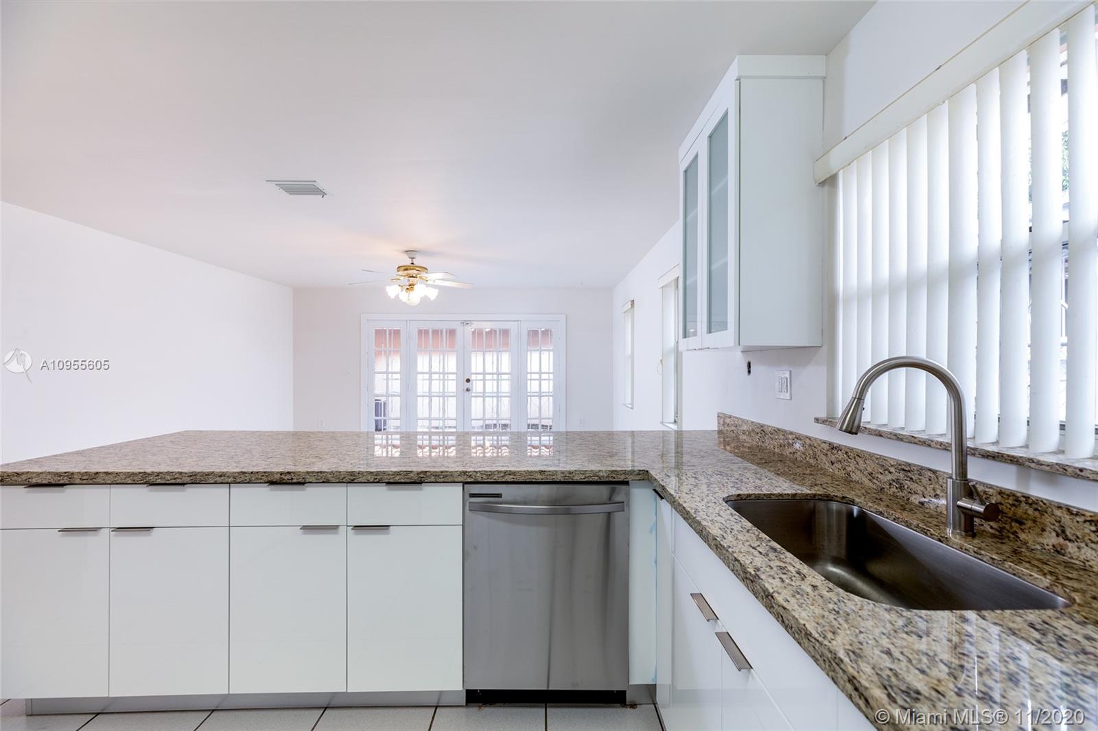 See details / 2820 sq. ft. $ 2020-11-10 0 Photo