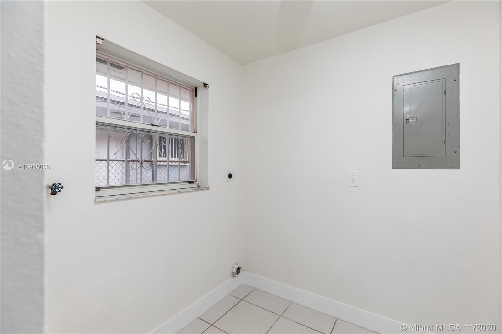 See details / 2820 sq. ft. $ 2020-11-10 0 Photo