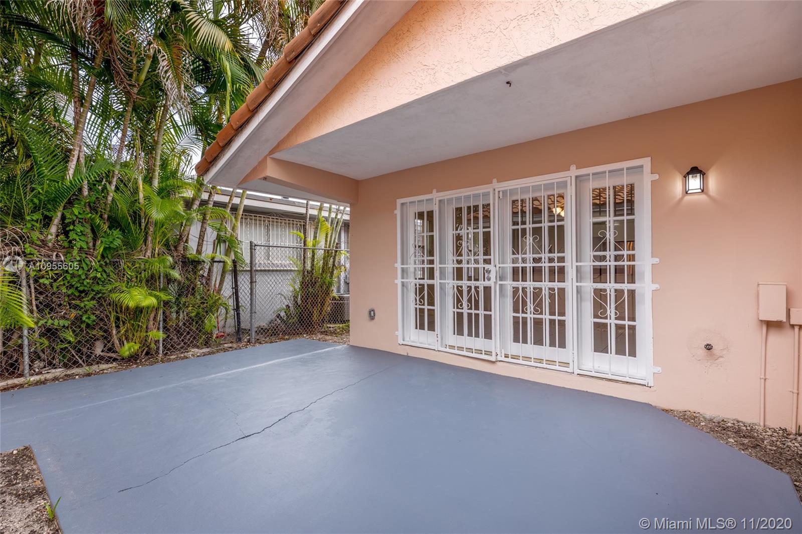See details / 2820 sq. ft. $ 2020-11-10 0 Photo