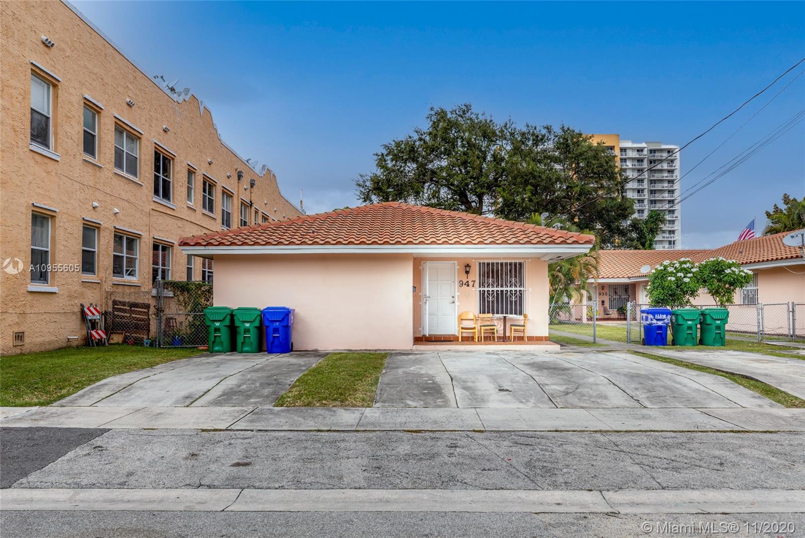 See details / 2820 sq. ft. $ 2020-11-10 0 Photo