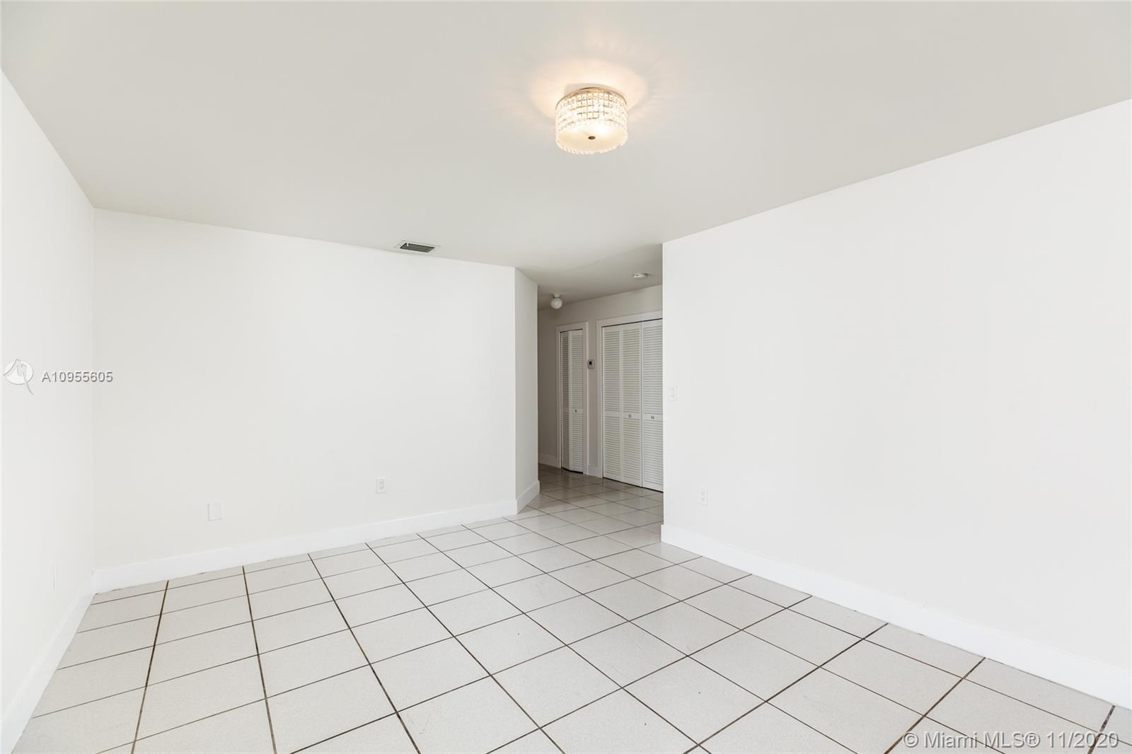 See details / 2820 sq. ft. $ 2020-11-10 0 Photo