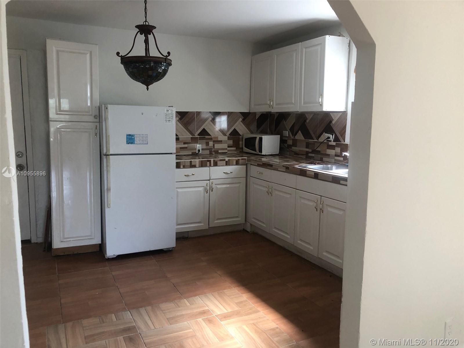 See details / 2400 sq. ft. $ 2021-01-20 0 Photo
