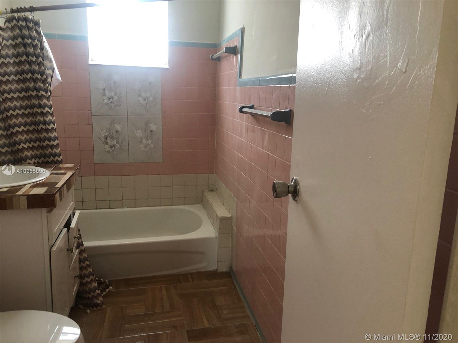 See details / 2400 sq. ft. $ 2021-01-20 0 Photo