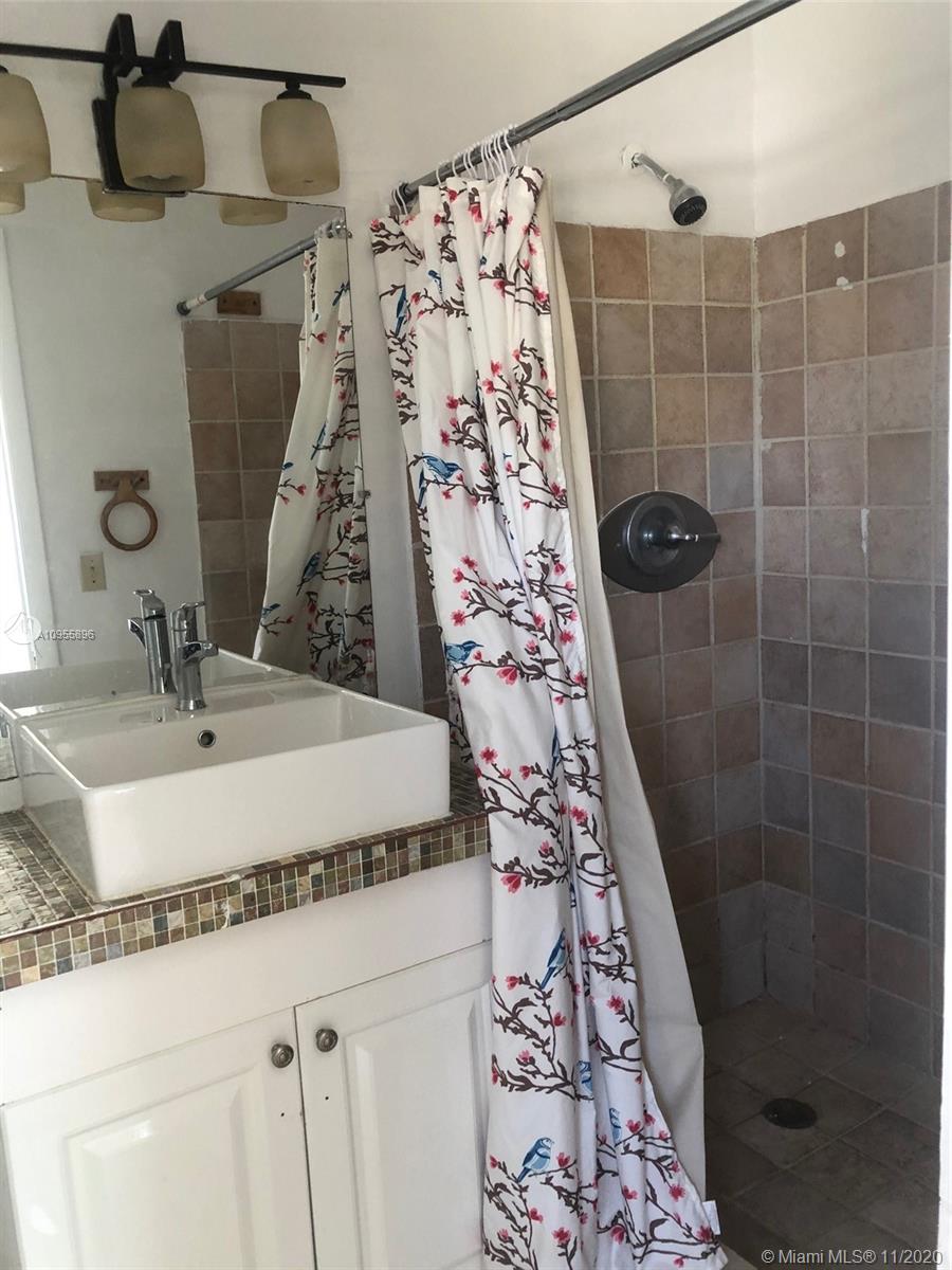 See details / 2400 sq. ft. $ 2021-01-20 0 Photo