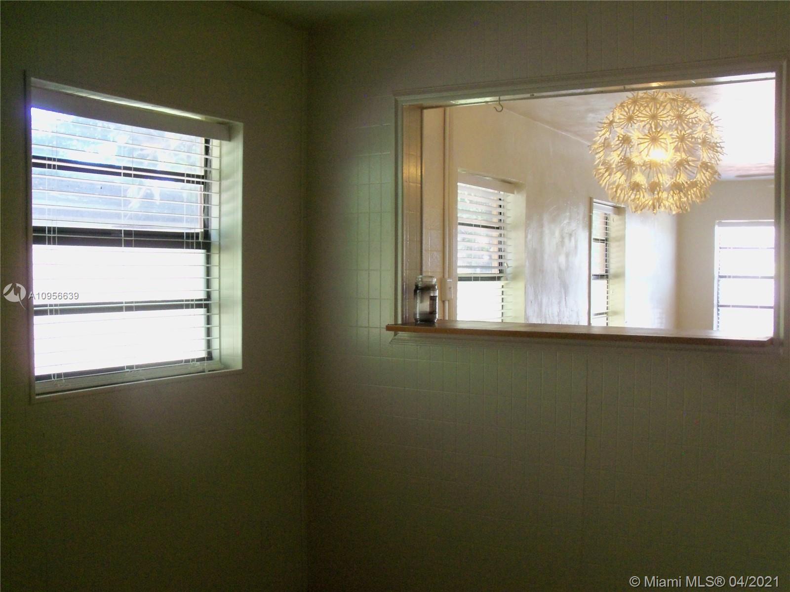 See details / 1312 sq. ft. $ 2021-03-04 0 Photo